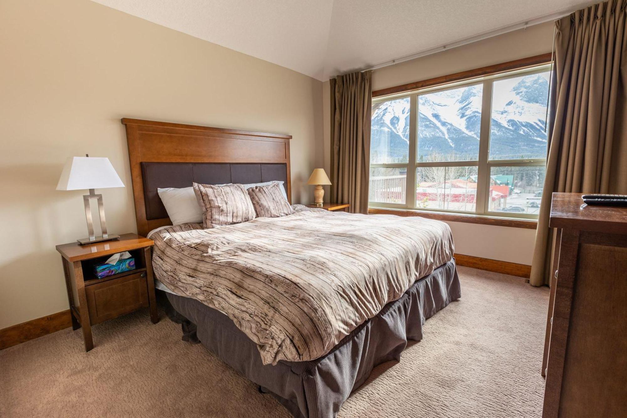 Fire Mountain Lodge Canmore Exterior photo